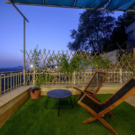 Hostal Nazari Cogollos De La Vega Bagian luar foto