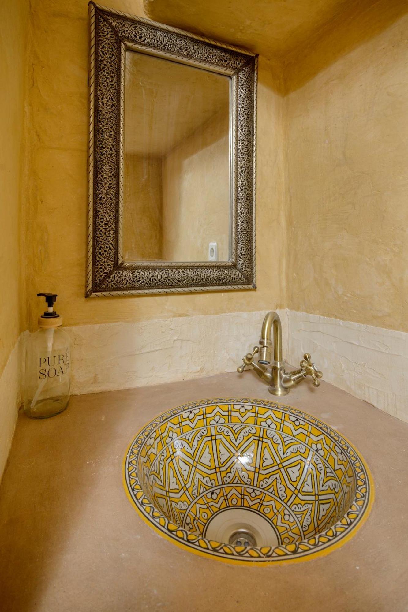 Hostal Nazari Cogollos De La Vega Bagian luar foto