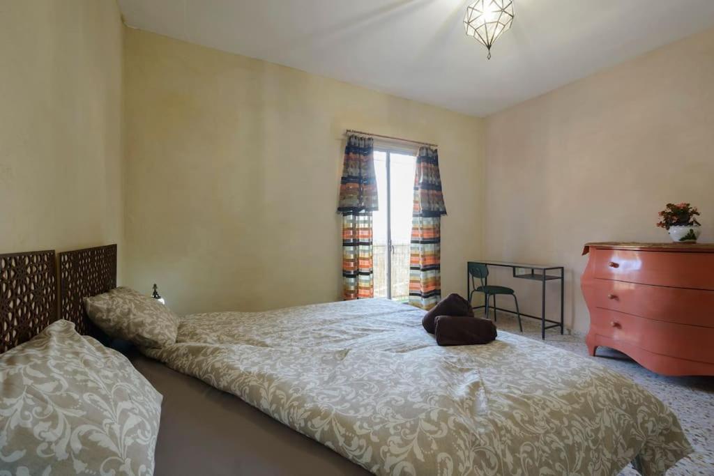 Hostal Nazari Cogollos De La Vega Bagian luar foto