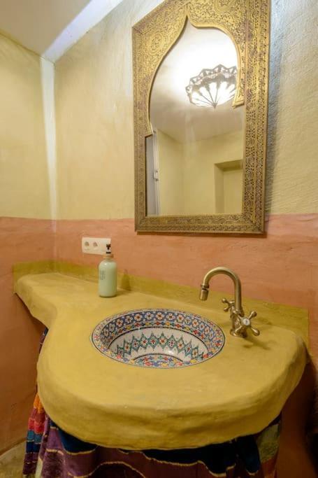 Hostal Nazari Cogollos De La Vega Bagian luar foto