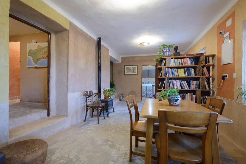 Hostal Nazari Cogollos De La Vega Bagian luar foto